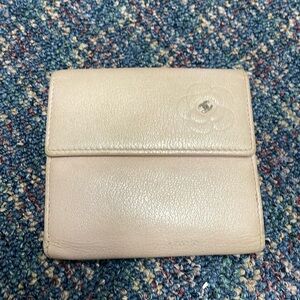 Preloved authentic Chanel leather wallet